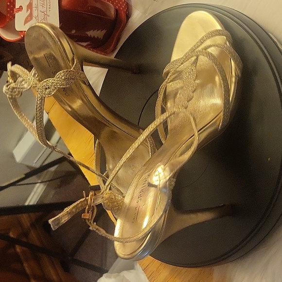 Gold shoes size 8 - Picture 5 of 8